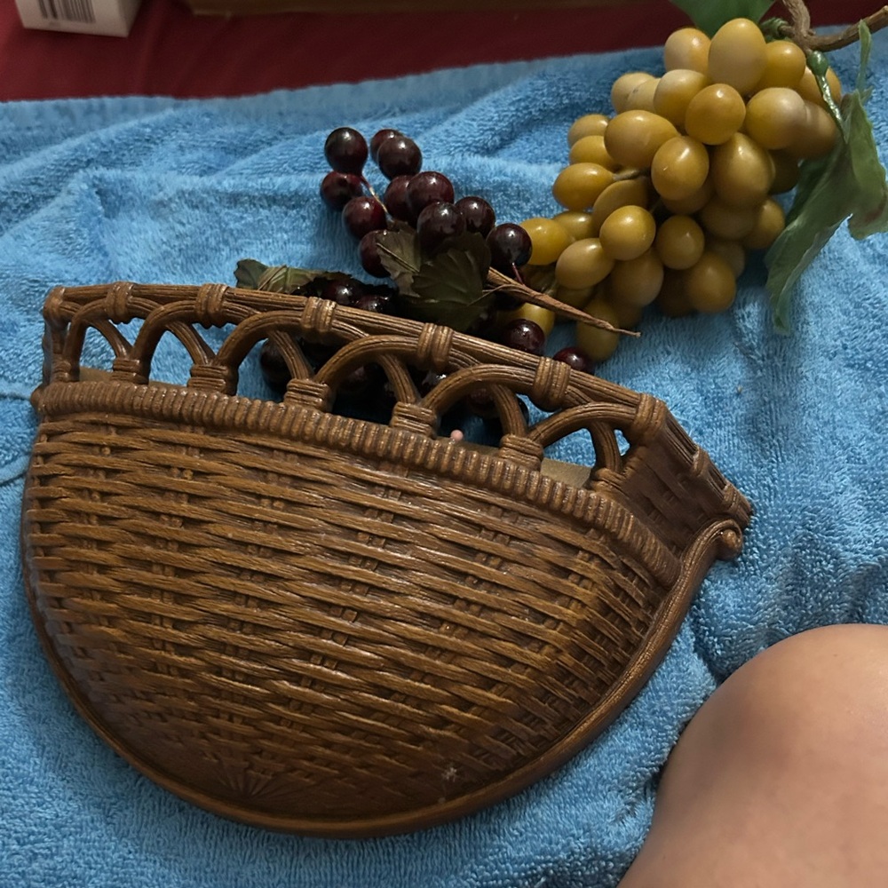Vintage Home Interiors Basket